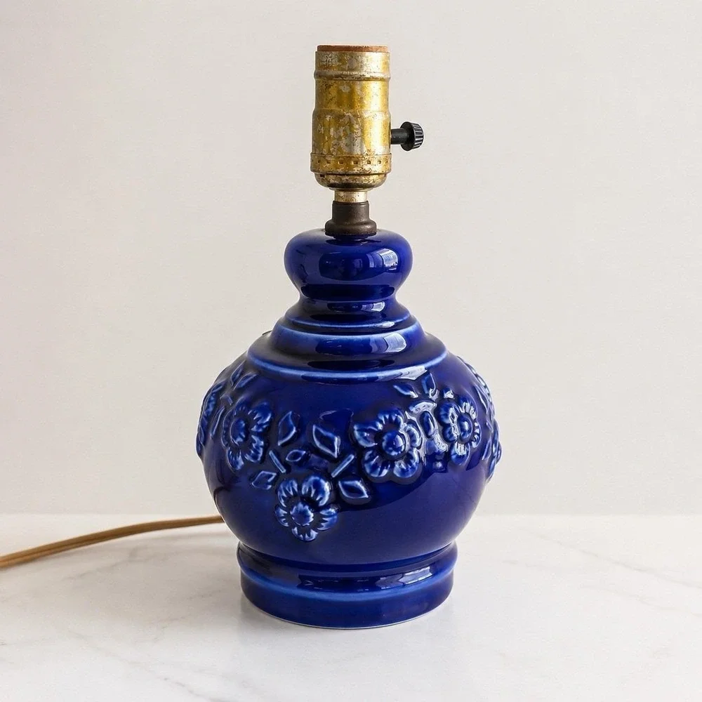 VNTG Cobalt Blue Embossed Floral Ceramic Table Lamp Retro MCM Hollywood Regency